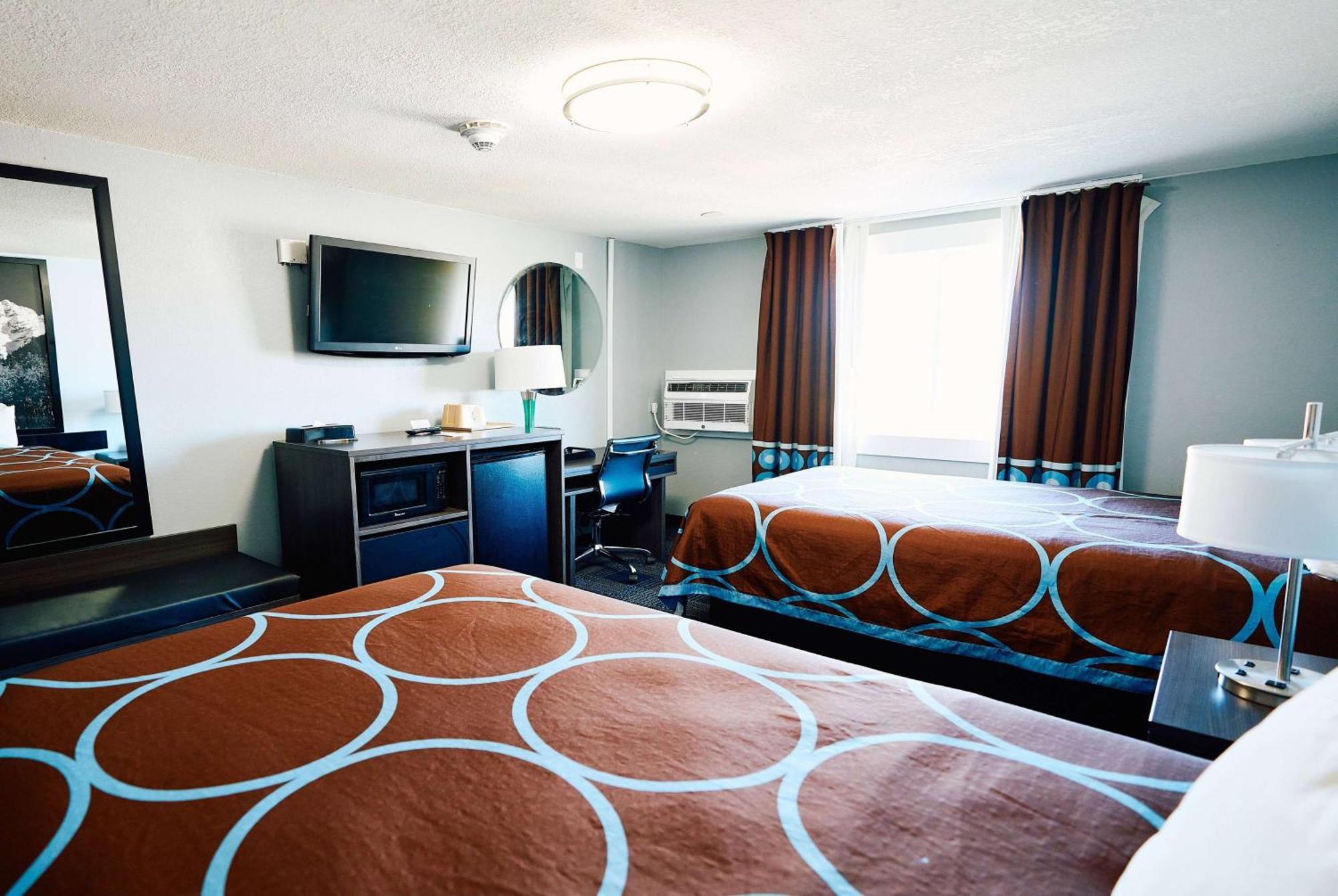 Super 8 By Wyndham Pueblo Hotel Luaran gambar