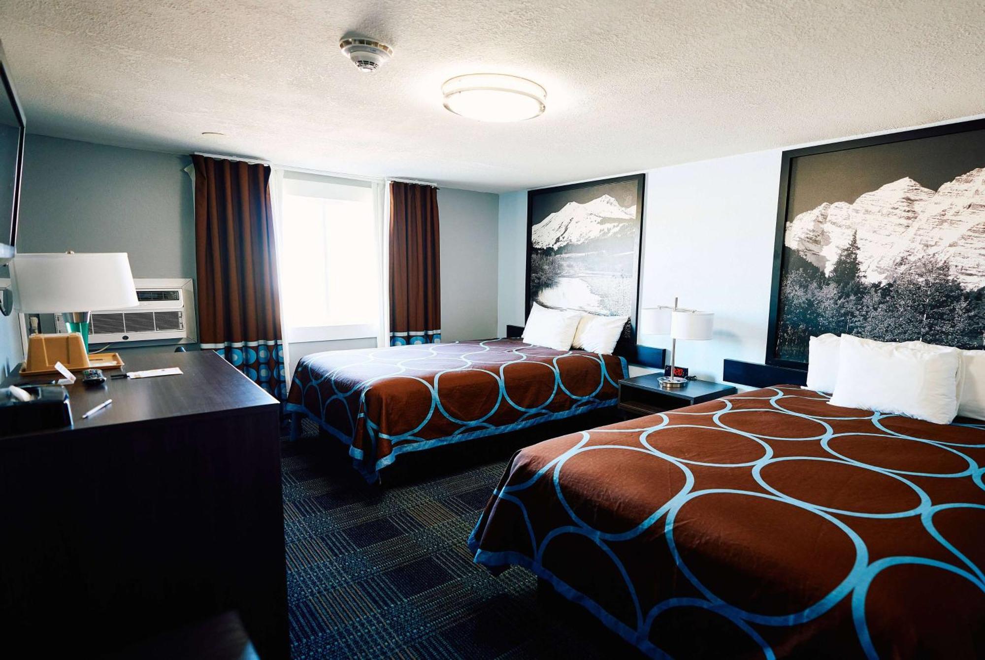 Super 8 By Wyndham Pueblo Hotel Luaran gambar