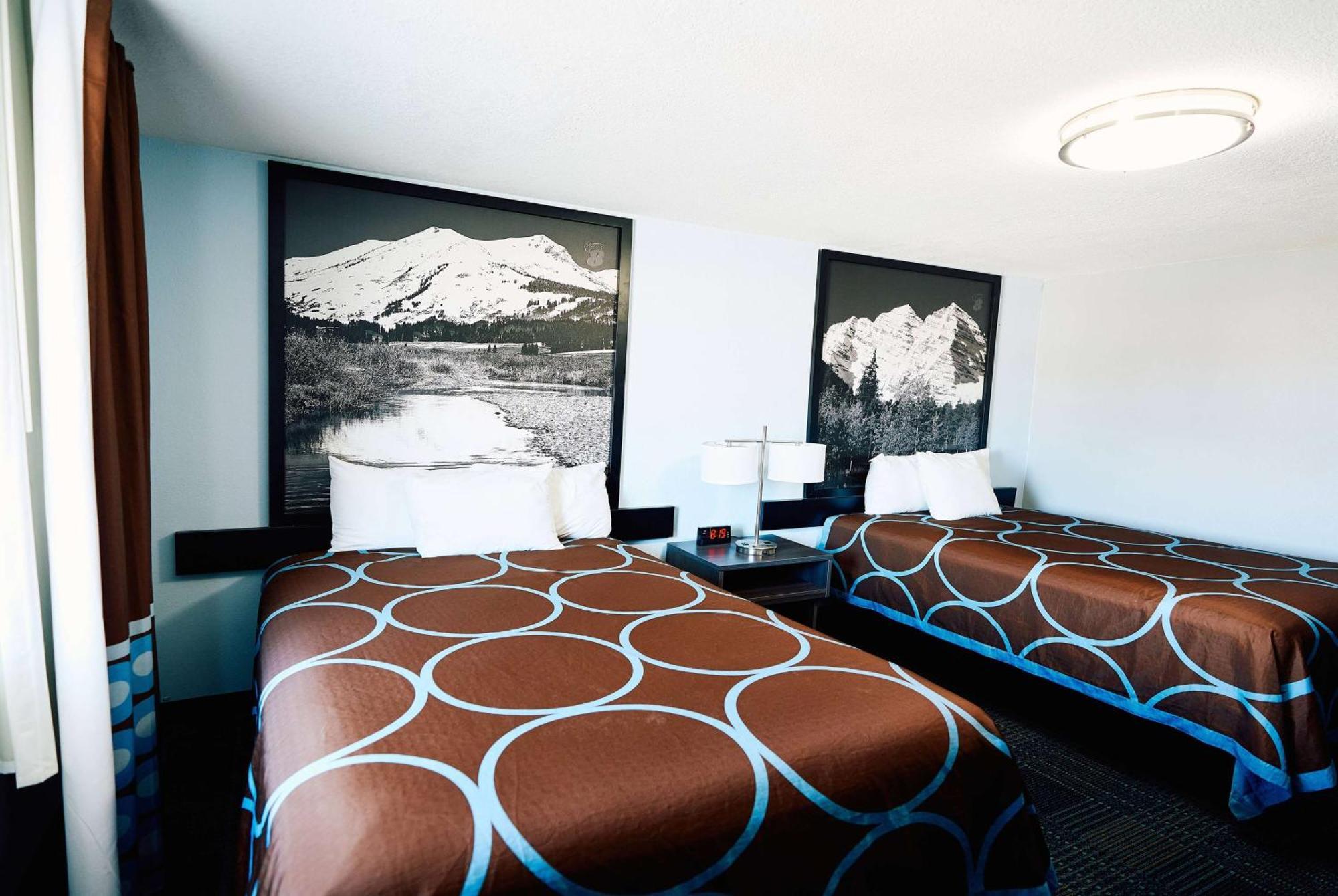 Super 8 By Wyndham Pueblo Hotel Luaran gambar