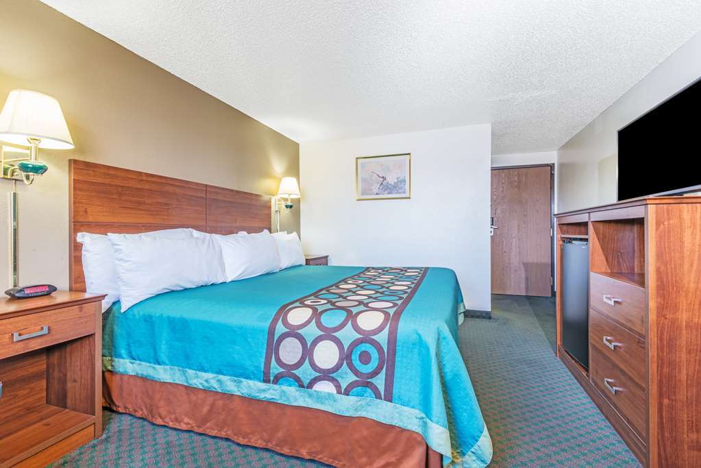 Super 8 By Wyndham Pueblo Hotel Bilik gambar