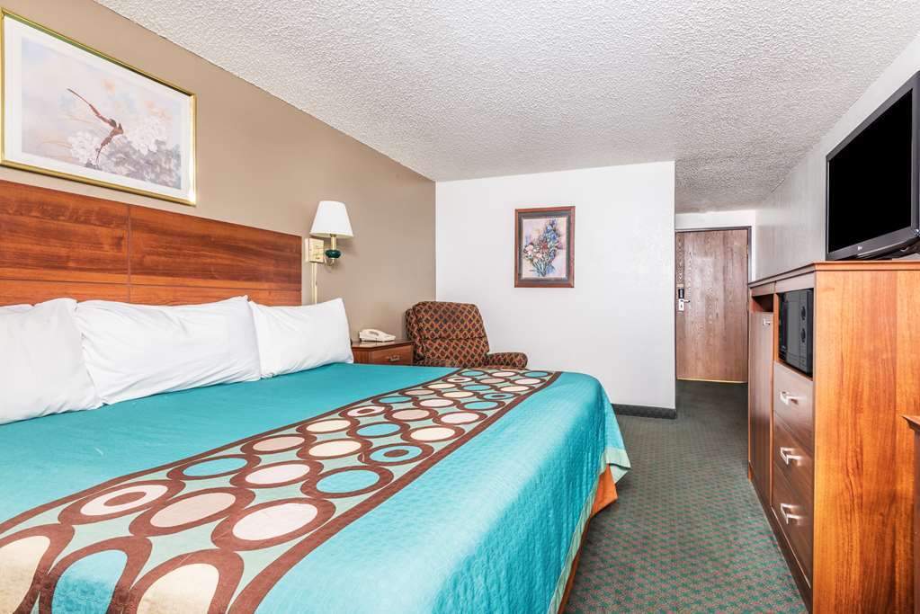 Super 8 By Wyndham Pueblo Hotel Bilik gambar